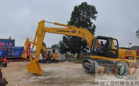 挖機跨越障礙欄