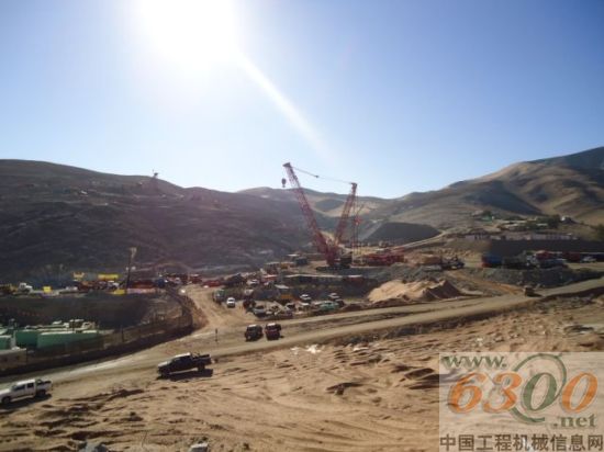 圣何塞礦難救援現(xiàn)場場地為沙石地貌，坡度20左右