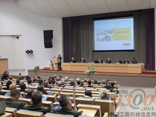 高遠圣工總經理陳琦作為中國公路養護企業代表發言