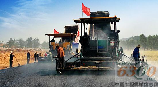 徐工RP953S攤鋪機(jī)歷經(jīng)考驗(yàn)