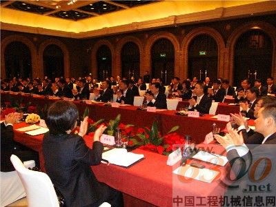龍工召開高管會議總結“一五”成績部署“二五”工作