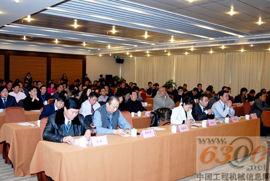 徐工隨車公司召開2011年經銷商年會暨新品推介會