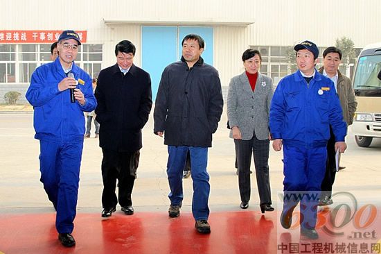 中國科技信息研究所所長賀德方一行來訪山推