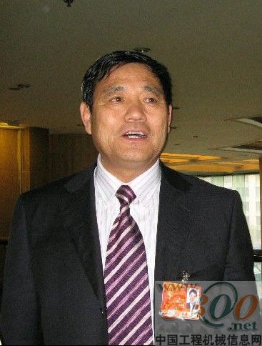 全國人大代表、華夏集團董事長夏春亭