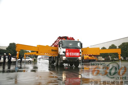 馳援日本泵車正在調(diào)試