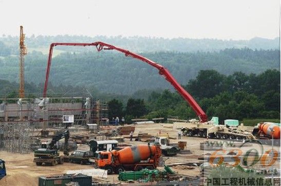 普茨邁斯特70泵車的工地施工照片