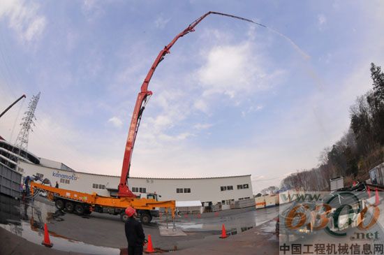 62米泵車在千葉縣培訓場進行模擬打水測試