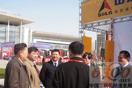 山東臨工,裝備