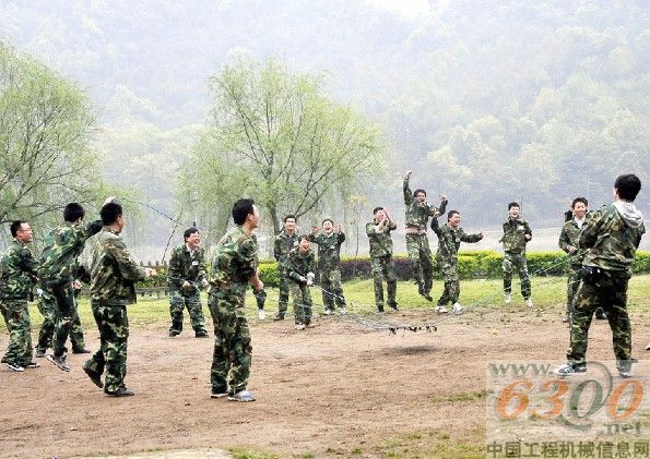 拓展訓練放飛快樂