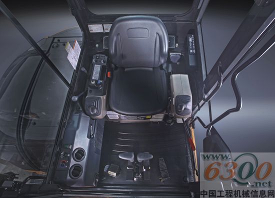 凱斯,小型挖掘機CX58C