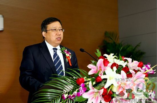 山推 總經理王飛