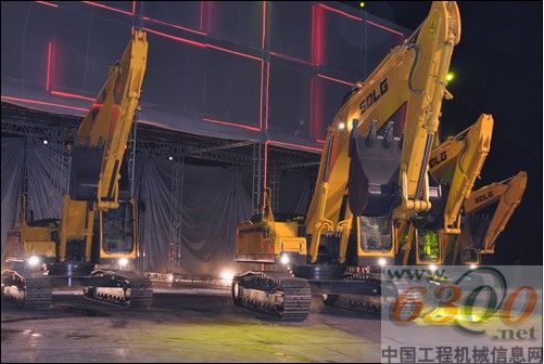挖掘機 