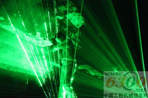晚宴開(kāi)場(chǎng)絢麗的激光舞