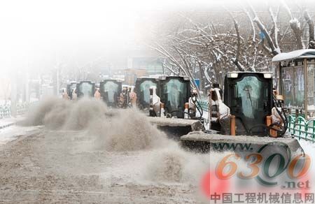 凱斯滑移裝載機道路清雪