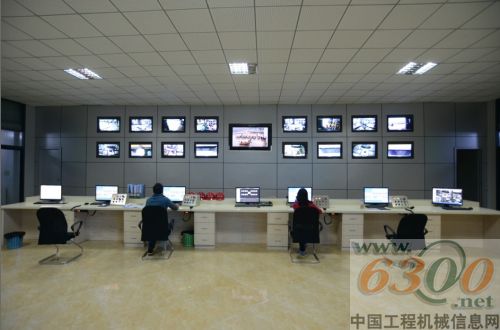環(huán)保型攪拌樓正式建成投產(chǎn)