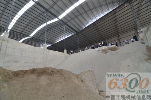 環(huán)保型攪拌樓正式建成投產(chǎn)