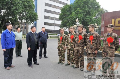 柳工5名青年員工光榮入伍　為柳工爭(zhēng)光 