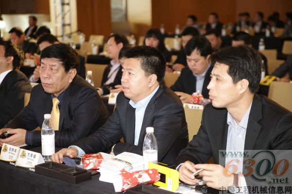 凱斯,工程機械,經(jīng)銷商,CXB會思考,液壓挖掘機