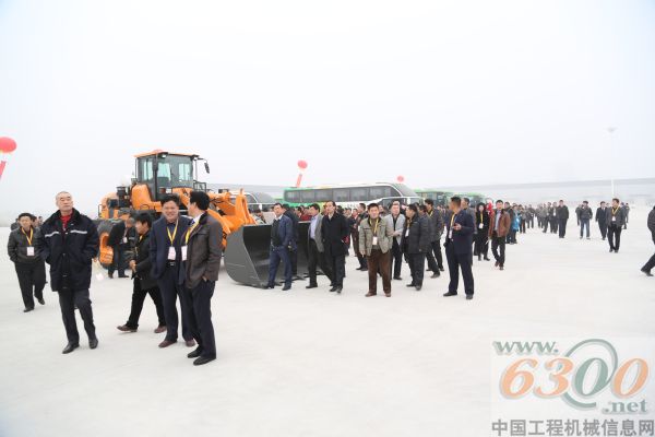 英軒重工濰坊地區裝載機產品推介會隆重舉行